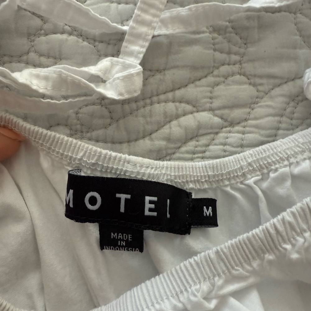 Motel Rocks White Smocked Crop top - Picture 4 of 5